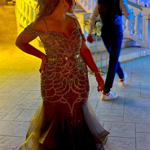 Designer fully beaded charcoal gray gown! - Picture 7 of 8